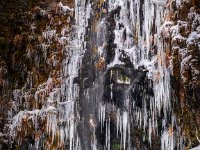 cascade-d'hiver